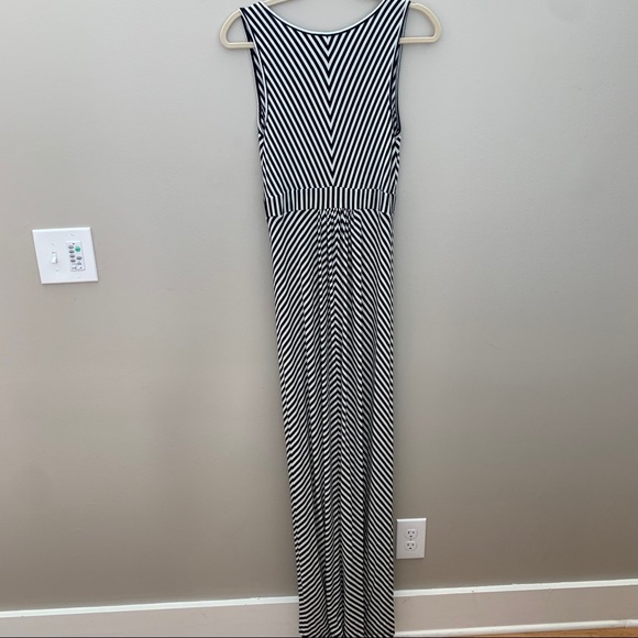 Chelsea & Theodore Maxi Dress - Picture 7 of 7